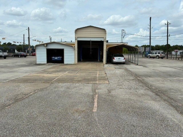 More Photos Of 5902 Spencer Hwy, Pasadena Auto Dealership For Lease