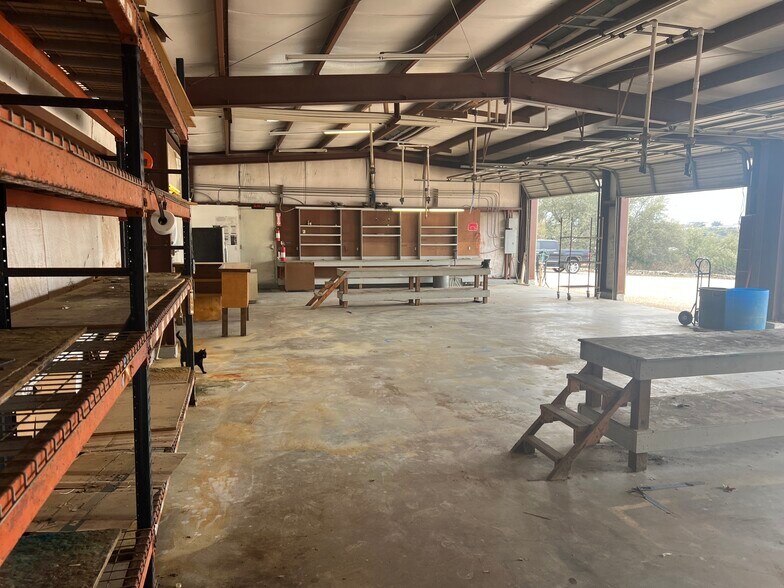 More Photos Of 3705 San Antonio St, Austin Warehouse For Lease