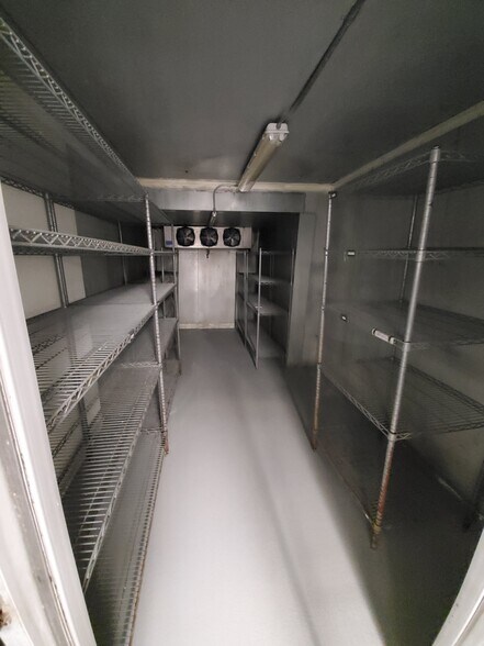 More Photos Of 802-804 W Randolph St, Chicago Storefront Retail Office For Lease