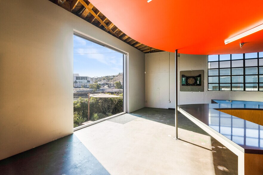More Photos Of 3644 Eastham Dr, Culver City Loft Creative Space For Lease