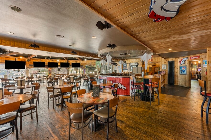 More Photos Of 1850 Dominion Way, Colorado Springs General Retail For Sale