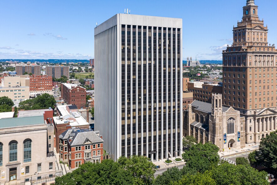 More Photos Of 33 Washington St, Newark Office For Lease