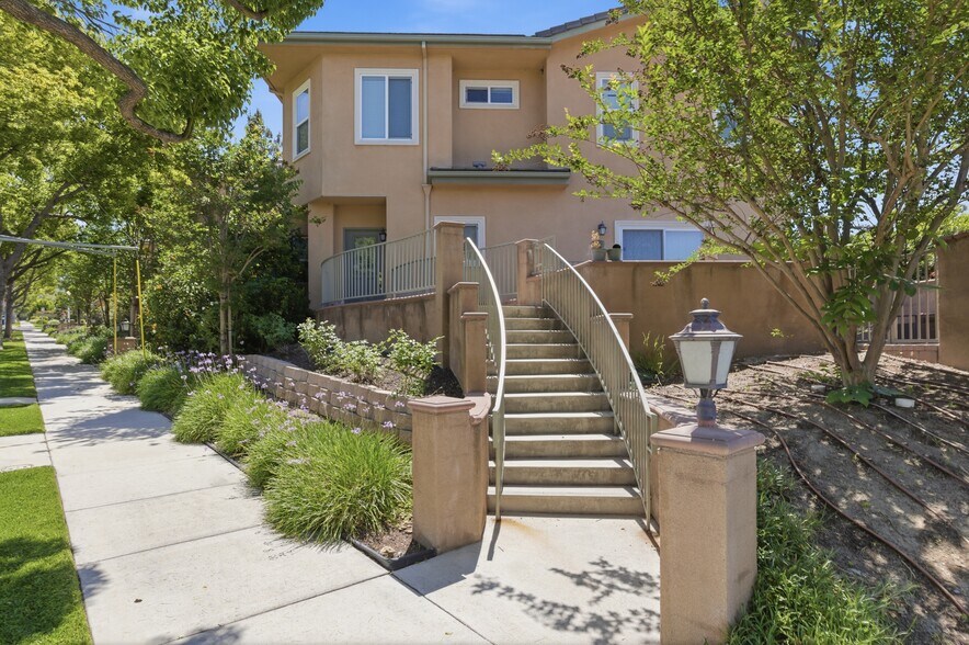 More Photos Of 1101 East Ave, Burbank Apartments For Sale