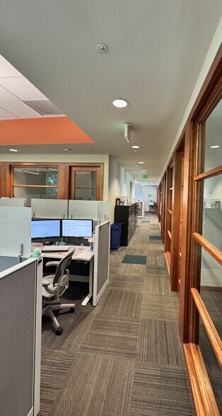 More Photos Of 450-452 Ferguson Dr, Mountain View Office For Sale