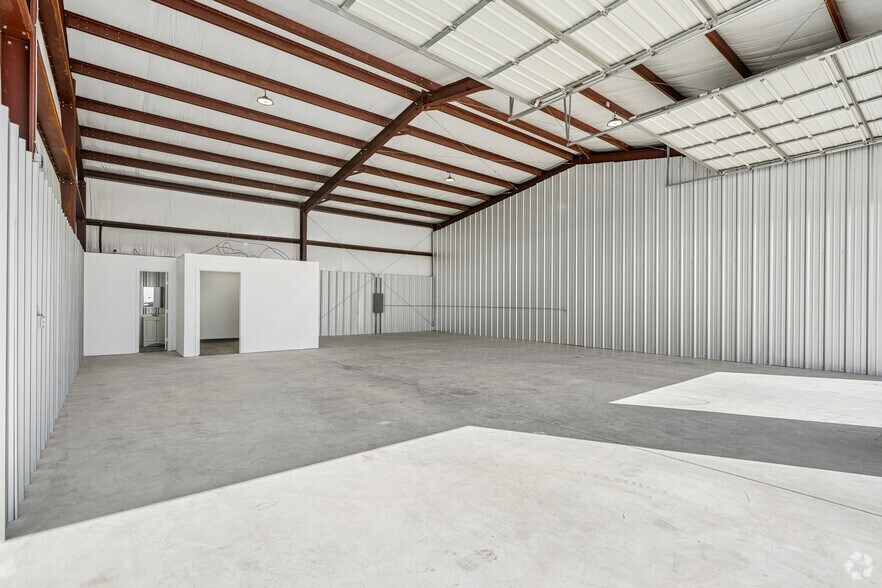 More Photos Of 10552 County Road 213, Forney Industrial For Lease