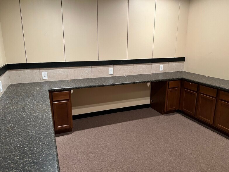 More Photos Of 230 Industrial Park Rd, Baldwin Warehouse For Sale