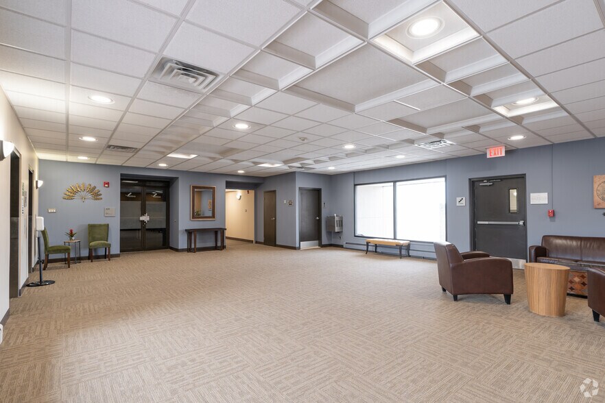 More Photos Of 550 Pinetown Rd, Fort Washington Office For Lease