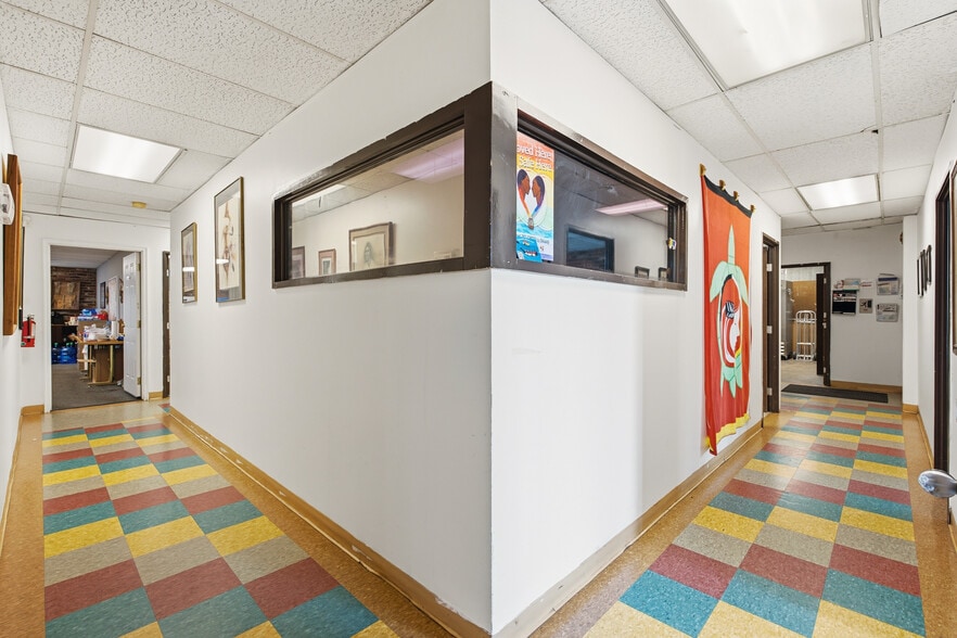 More Photos Of 600 W 39th St, Kansas City Office For Sale