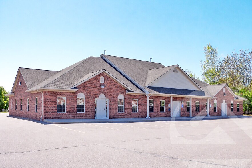 Primary Photo Of 23521-23537 Telegraph Rd, Brownstown Office For Sale