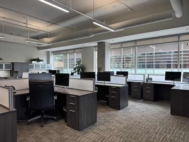 More Photos Of 100 W Washington St, Greenville Office For Lease