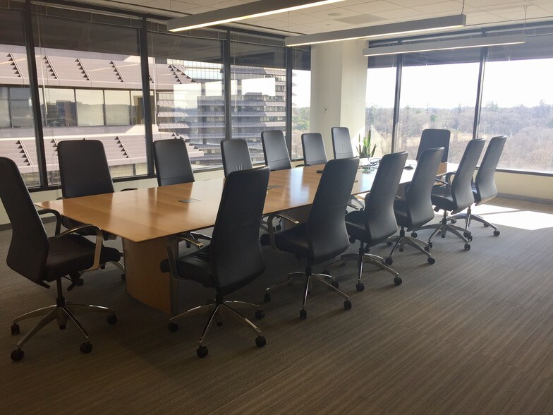 More Photos Of 1 Ravinia Dr, Atlanta Office For Lease