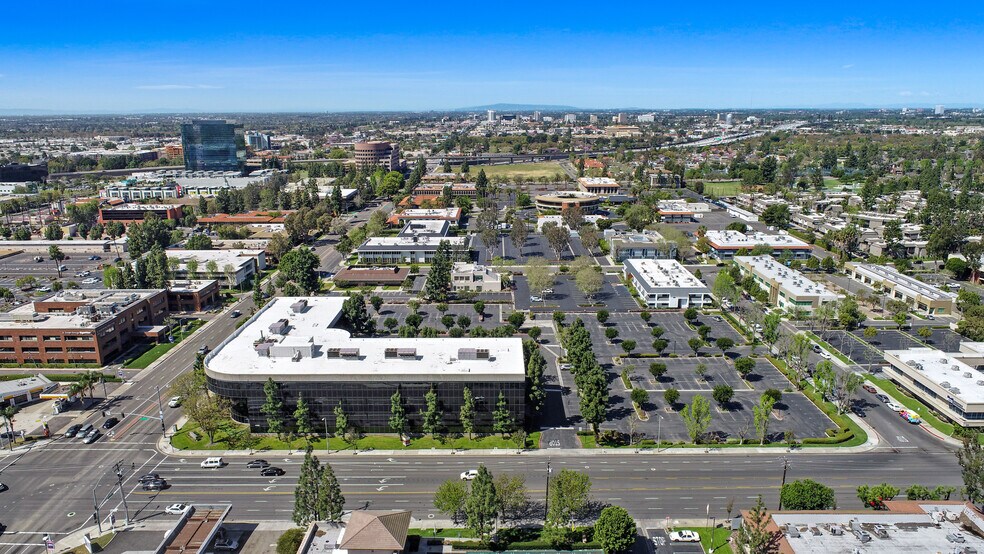 More Photos Of 400 N Tustin Ave, Santa Ana Office For Sale