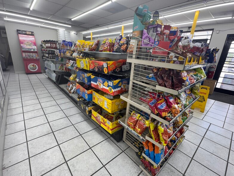More Photos Of 6771 46th Ave N, Saint Petersburg Convenience Store For Sale