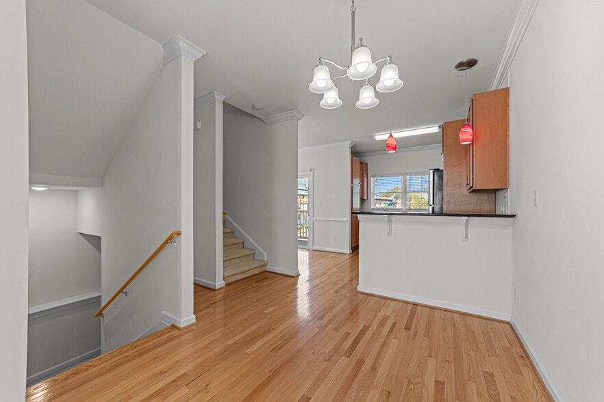More Photos Of 2007 Baltic Ave, Virginia Beach Apartments For Sale