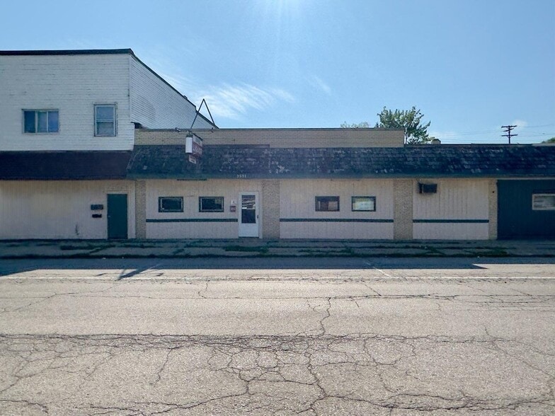 More Photos Of 2321 N Michigan Ave, Saginaw Flex For Sale