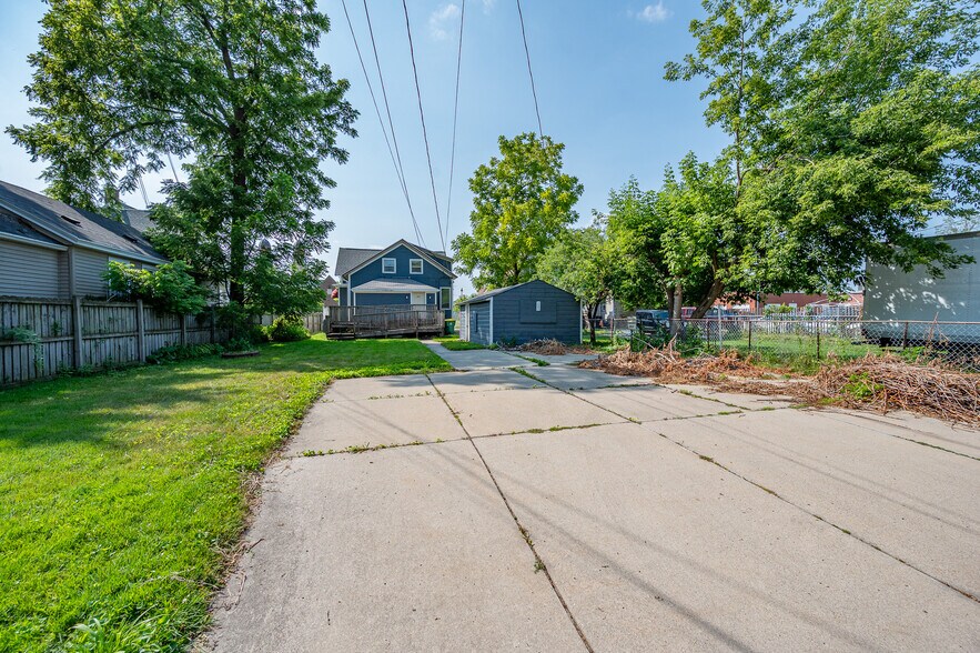 More Photos Of 125 S Quincy St, Green Bay Office For Sale