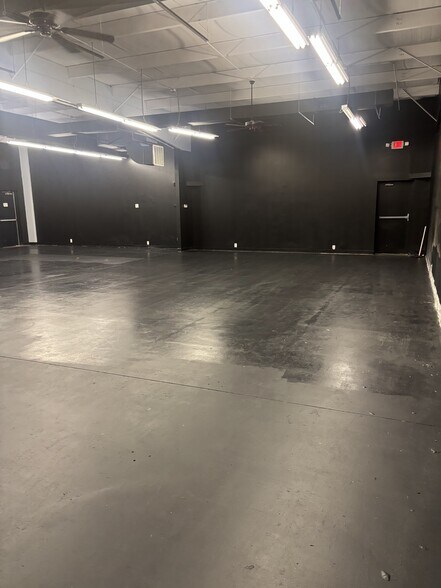 More Photos Of 259 Venture Dr, Smithfield Freestanding For Lease