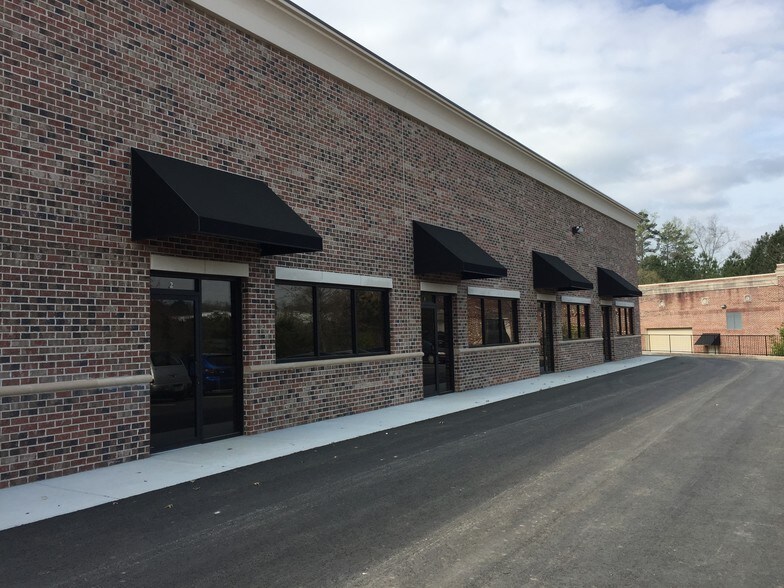 More Photos Of 2204 Justin Trl, Alpharetta Light Distribution For Lease