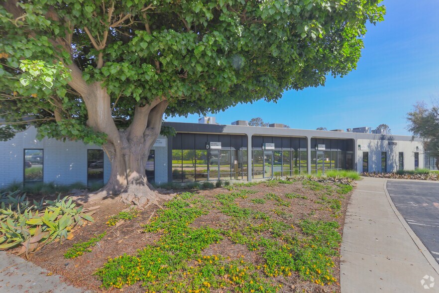 More Photos Of 17931 Sky Park Cir, Irvine Light Manufacturing For Lease