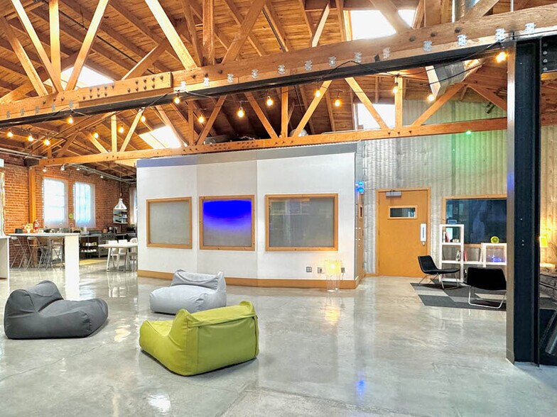 More Photos Of 449 S San Fernando Blvd, Burbank Loft Creative Space For Lease