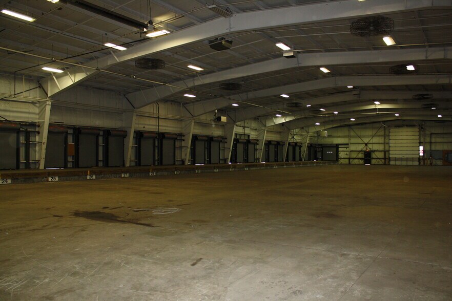 More Photos Of 200 Summer St, Kingston Distribution For Lease