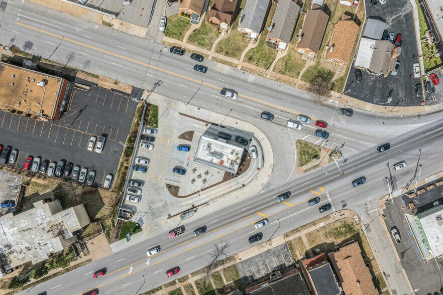 More Photos Of 2724 Watson Rd, Saint Louis General Retail For Sale