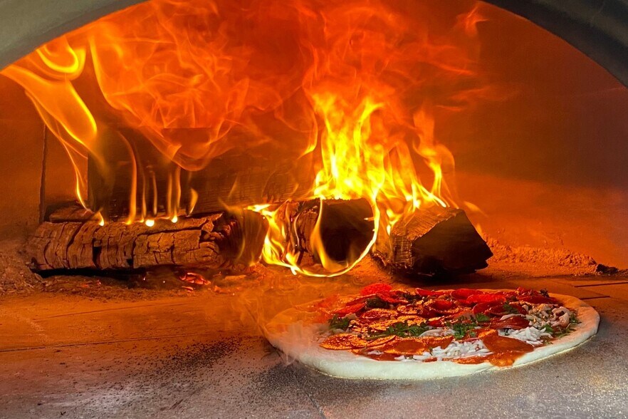 More Photos Of 102 Main St, Jefferson Hotel For Sale