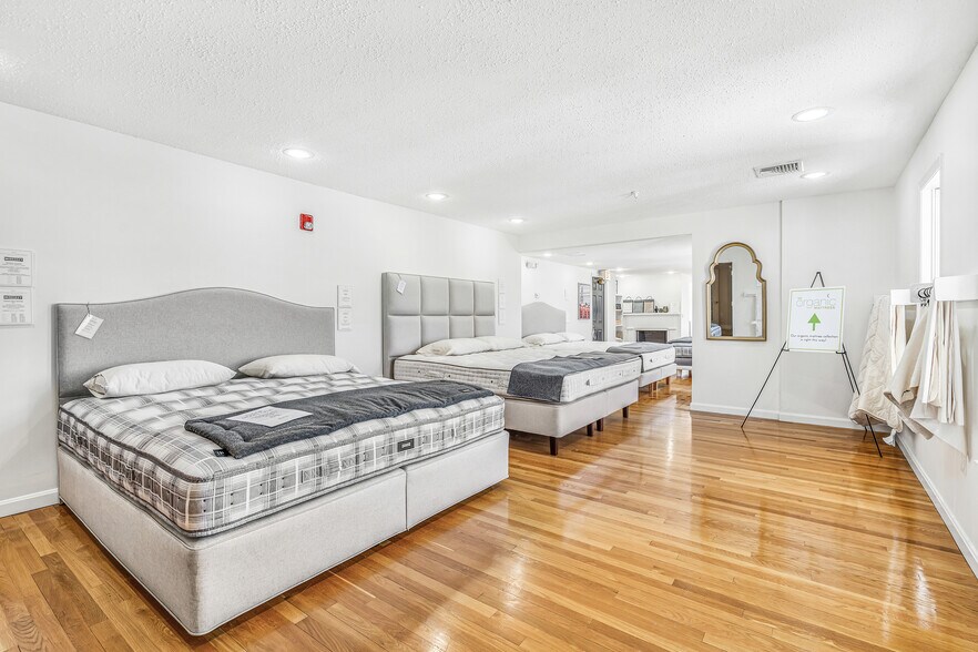 More Photos Of 348 Boston Post Rd, Sudbury Storefront Retail Office For Sale