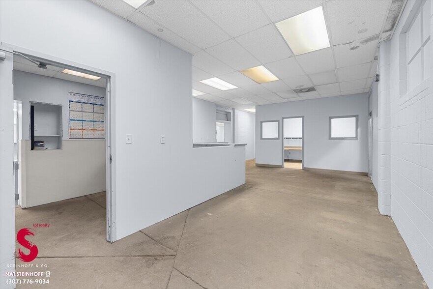 More Photos Of 4113 W Yellowstone Hwy, Casper Flex For Sale
