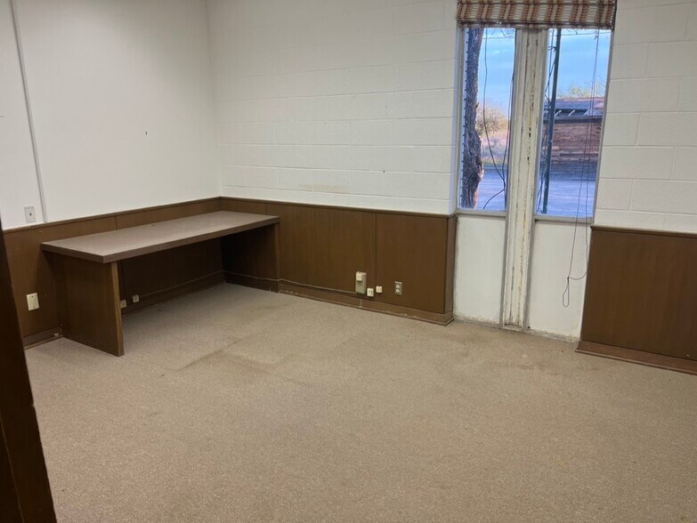 More Photos Of 1950 US Highway 80 E, Abilene Office For Sale