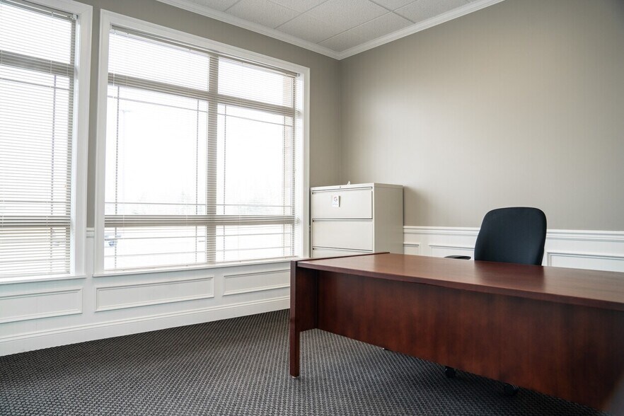 More Photos Of 31320 solon Rd, Solon Office For Sale