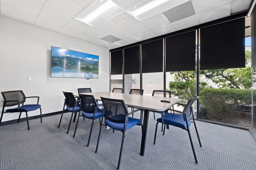 More Photos Of 10795 Hammerly Blvd, Houston Warehouse For Lease