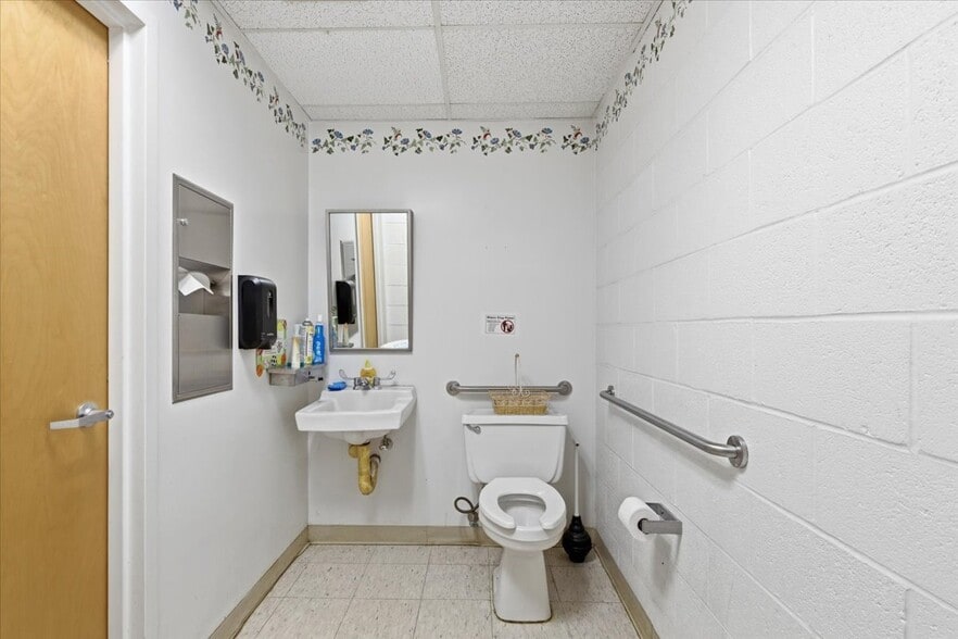 More Photos Of 2330 Mount Hebron Dr, Ellicott City Schools For Lease