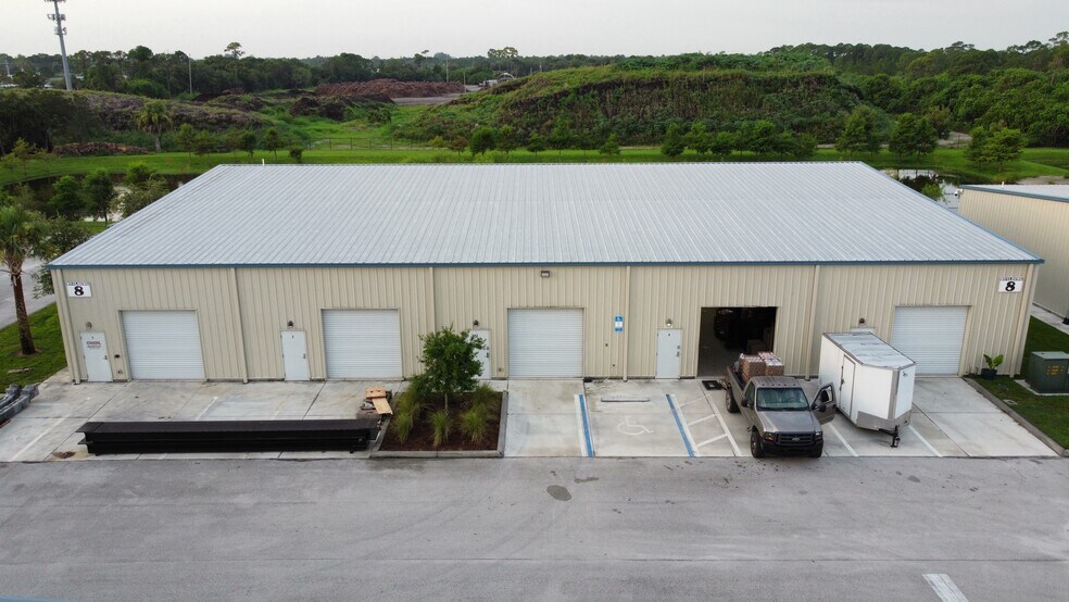More Photos Of 5265 45th St, Vero Beach Unknown For Lease
