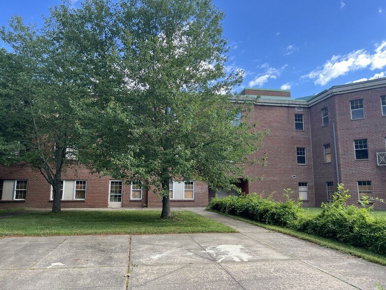 More Photos Of 126 Ford St, Ansonia Rehabilitation Center For Sale