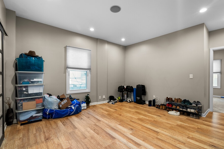 More Photos Of 1537 Hertel Ave, Buffalo Flex For Sale