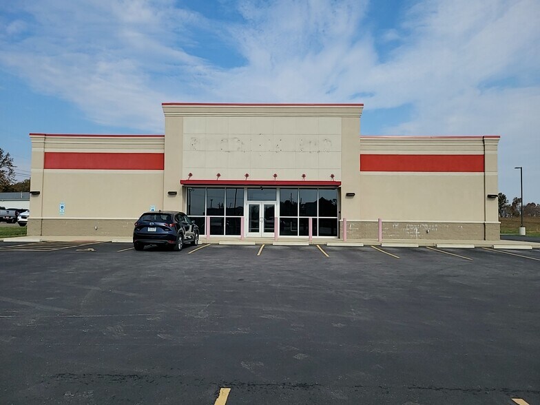 More Photos Of 15978 Cleveland - East Liverpool Rd, Beloit Freestanding For Lease