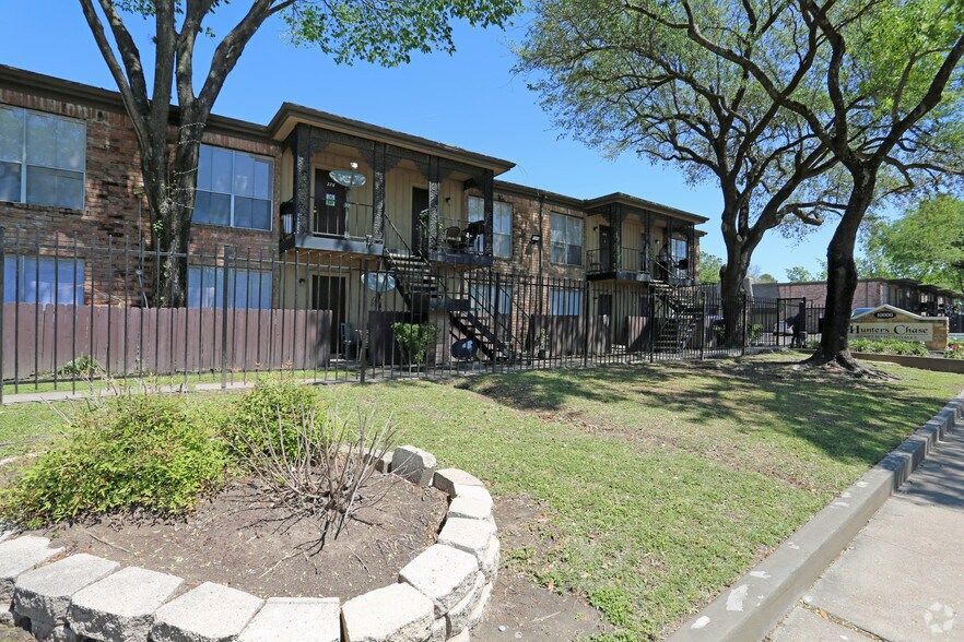 More Photos Of 10000 Hammerly Blvd, Houston Apartments For Sale