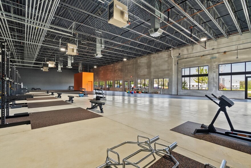 More Photos Of 1414-1440 Bolingbrook Dr, Romeoville Industrial For Sale