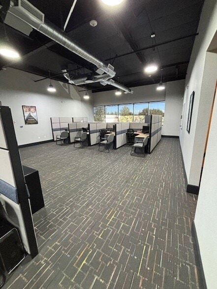More Photos Of 9410 Topanga Canyon Blvd, Chatsworth Office For Sale