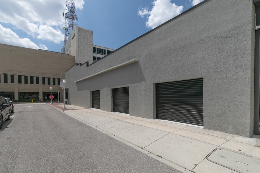 More Photos Of 1529-1531 Lee St, Fort Myers Bar For Sale