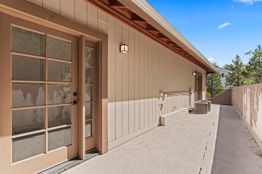 More Photos Of 31961 Hilltop Blvd, Running Springs Loft Creative Space For Sale