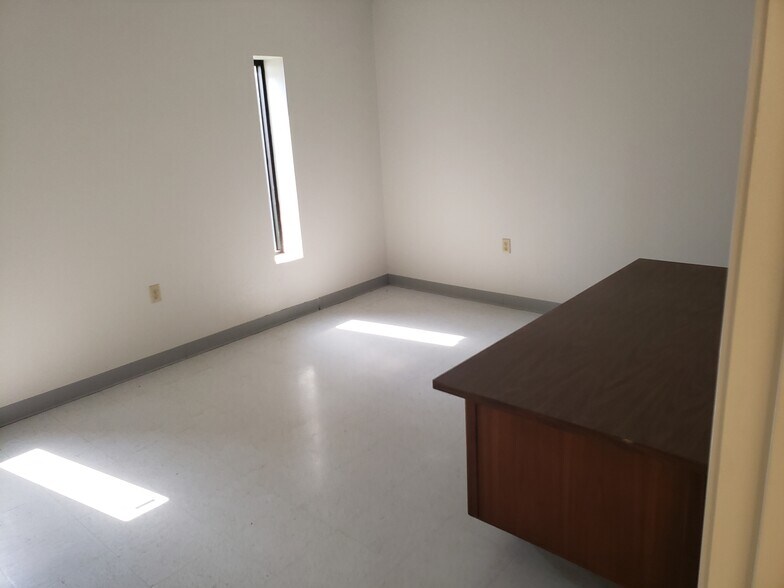 More Photos Of 15856 S Interstate 35, Bruceville Industrial For Lease