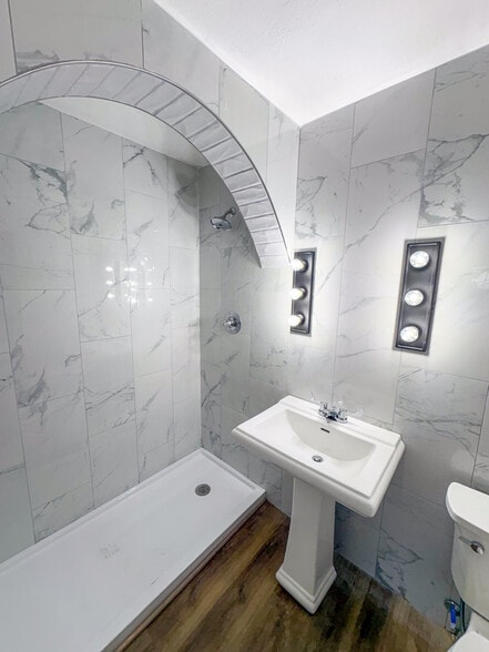 More Photos Of 11 N Walnut St, Iola Apartments For Sale