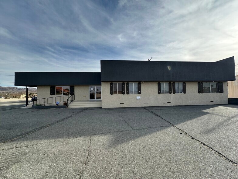 More Photos Of 73421 29 Palms Hwy, Twentynine Palms Office For Lease