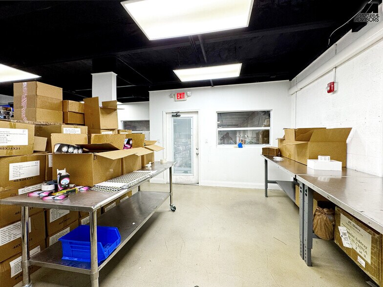 More Photos Of 11379-11399 NW 122nd St, Medley Warehouse For Sale