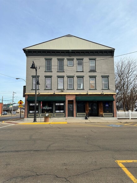 More Photos Of 102 E Railroad St, Lena Apartments For Sale