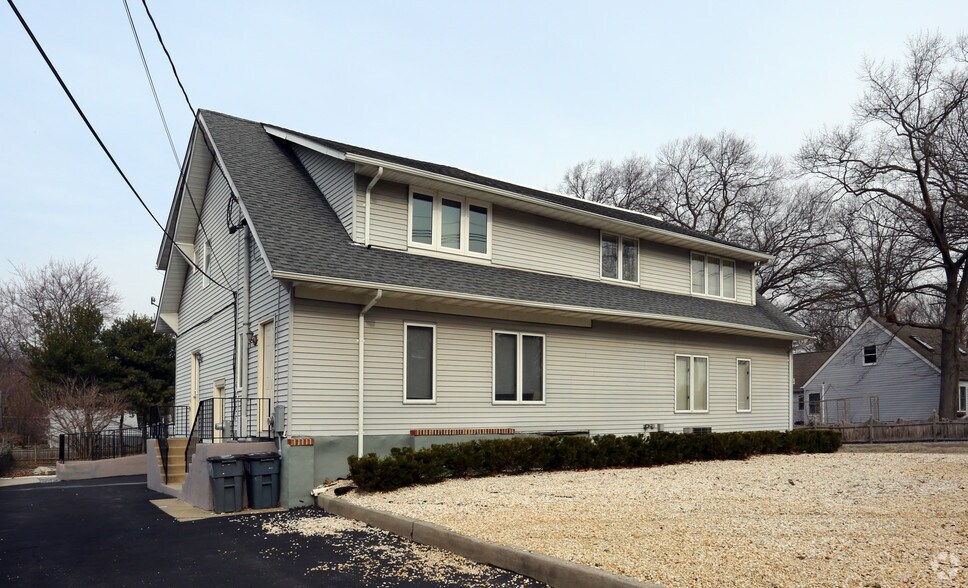 More Photos Of 2821 Haddonfield Rd, Pennsauken Office Residential For Lease