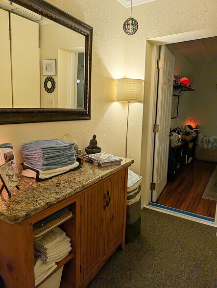 More Photos Of 3148 Southgate Cir, Sarasota Office For Sale