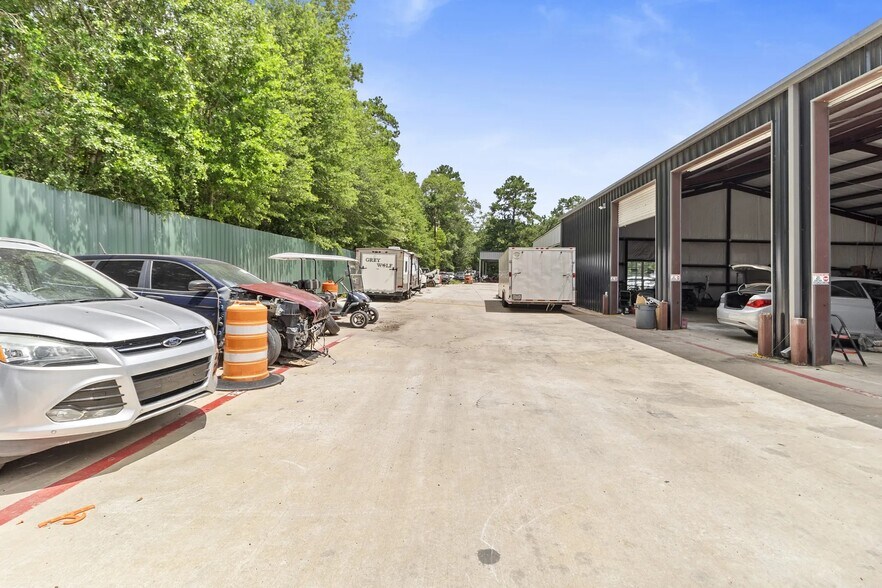 More Photos Of 12827 Highway 105 E, Cut And Shoot Industrial For Sale